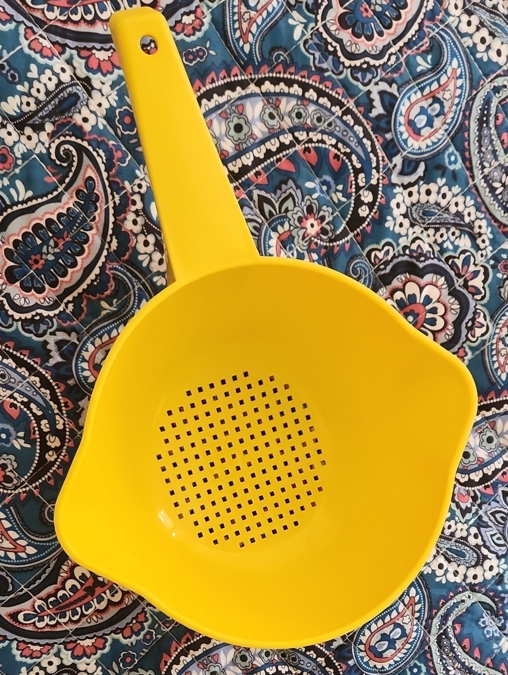 Tupperware Colander